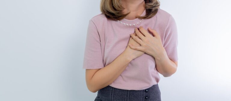 chest-pain-in-women